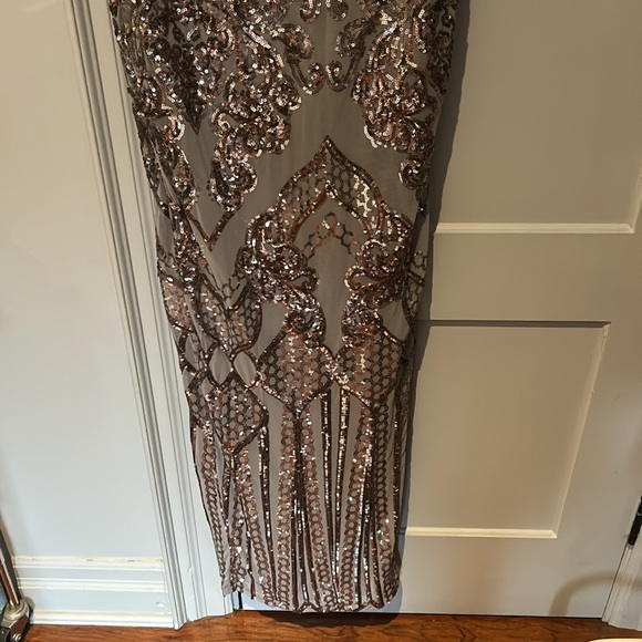 WINDSOR Women's Taisia Formal Sequin Scroll Dress in Silver (NWT)￨Size Medium - Picture 14 of 17